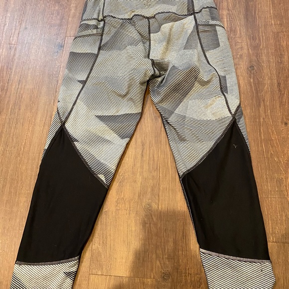 Athleta leggings, stripe pattern - Picture 3 of 4